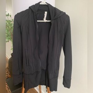 Lululemon luon hoodie jacket . Worn a few times. Way to snug for my liking.